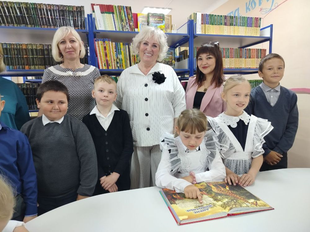 В Раздольненском районе обновили школьную библиотеку