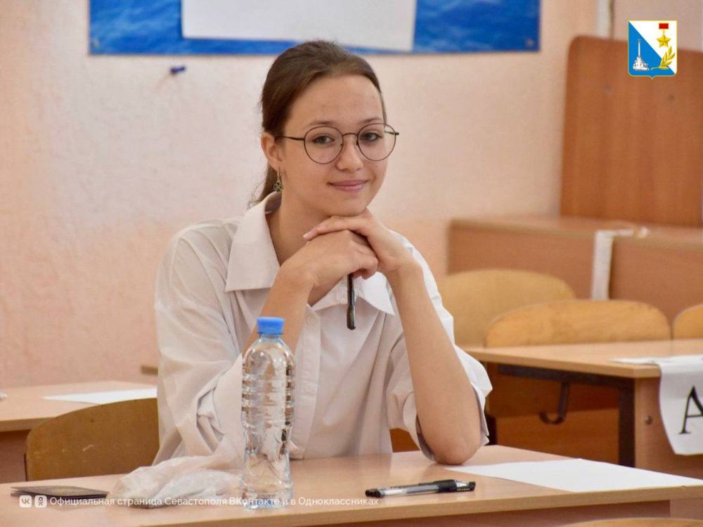 Около 2500 севастопольских выпускников сегодня сдали ЕГЭ по математике Около 2500 севастопольских выпускников сегодня сдали ЕГЭ по математике
