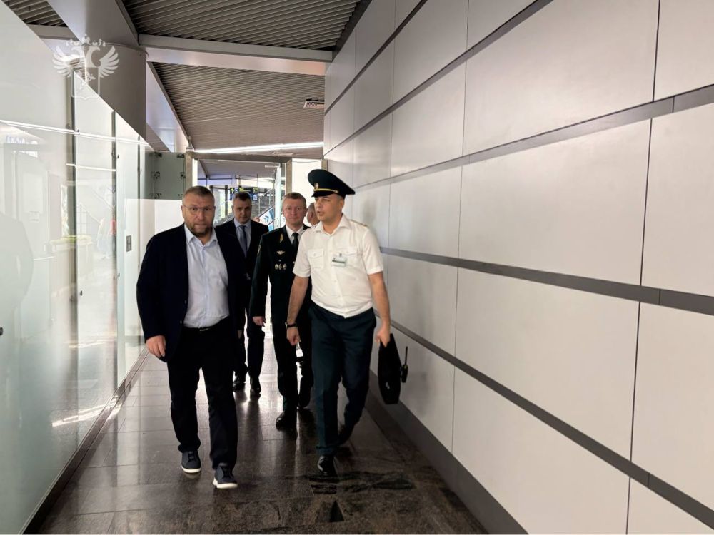 Валерий Пикалёв посетил таможенный пост Аэропорт Сочи Валерий Пикалёв посетил таможенный пост Аэропорт Сочи