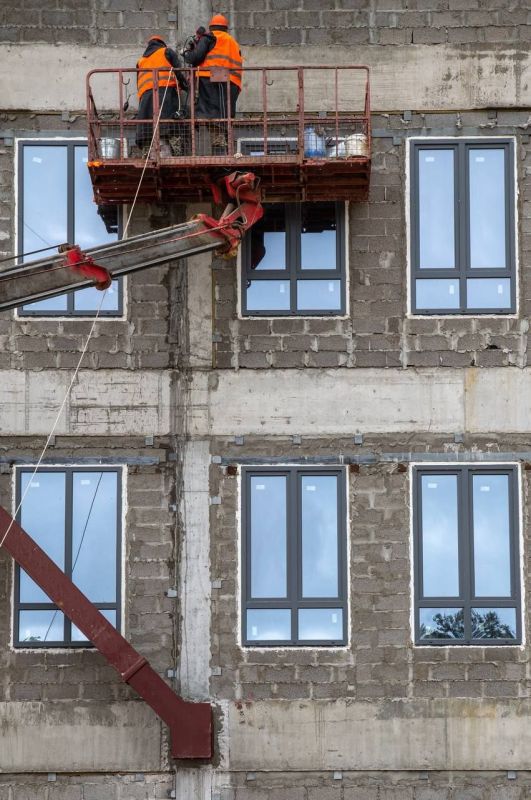 В Севастополе проверили темпы строительства больницы скорой помощи и онкодиспансера В Севастополе проверили темпы строительства больницы скорой помощи и онкодиспансера