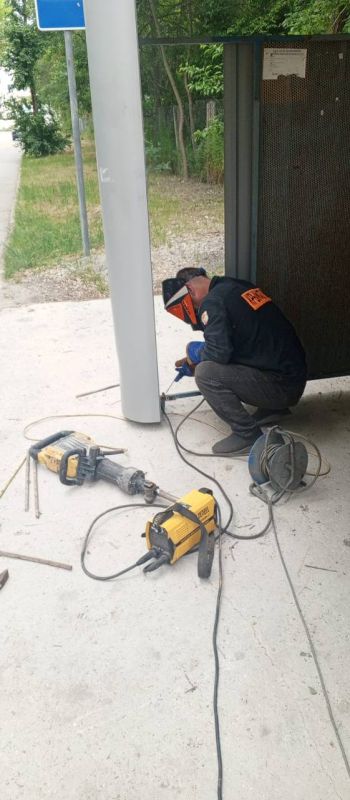 В прошлую пятницу в рамках прямого эфира «ВКонтакте» керчане обратились к главе администрации Керчи Олегу Каторгину с просьбой установить скамейку в месте остановки маршрута №37«Автовокзал – Керченская городская больница №... В прошлую пятницу в рамках прямого эфира «ВКонтакте» керчане обратились к главе администрации Керчи Олегу Каторгину с просьбой установить скамейку в месте остановки маршрута №37«Автовокзал – Керченская городская больница №...