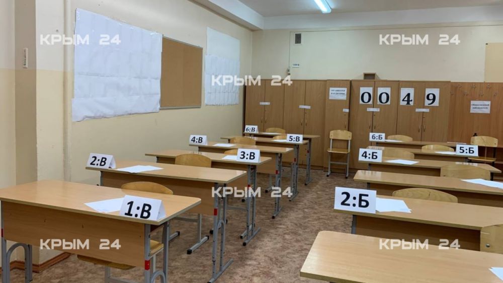 Симферопольские 11-классники приступили к сдаче ЕГЭ Симферопольские 11-классники приступили к сдаче ЕГЭ