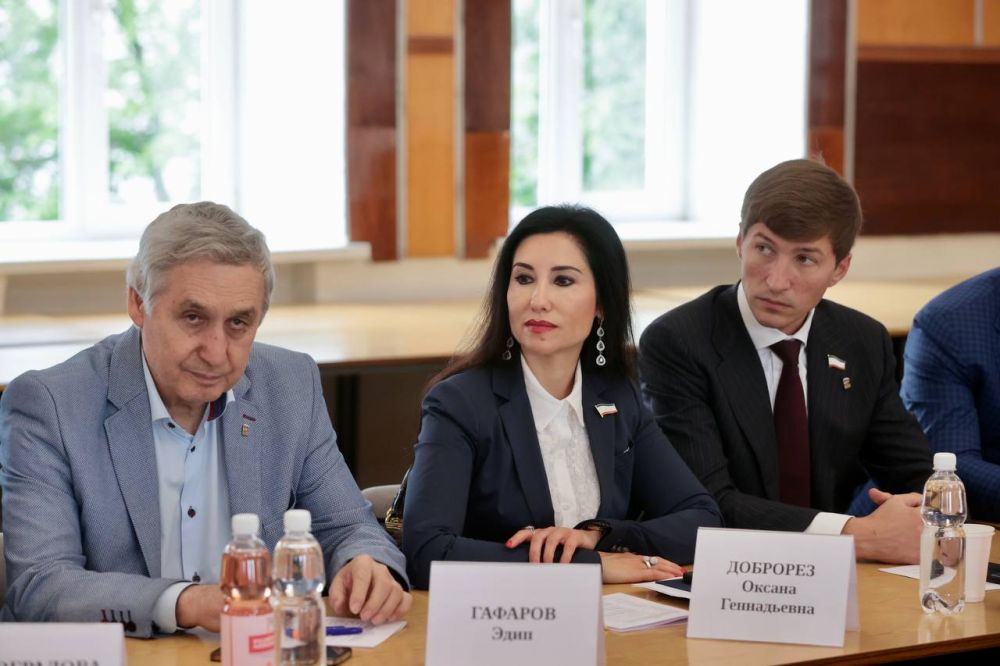Иван Манучаров: Сегодня вместе с Владимиром Константиновым и членами Президиума Госсовета РК посетили медицинский институт им. С.И. Георгиевского при КФУ Иван Манучаров: Сегодня вместе с Владимиром Константиновым и членами Президиума Госсовета РК посетили медицинский институт им. С.И. Георгиевского при КФУ