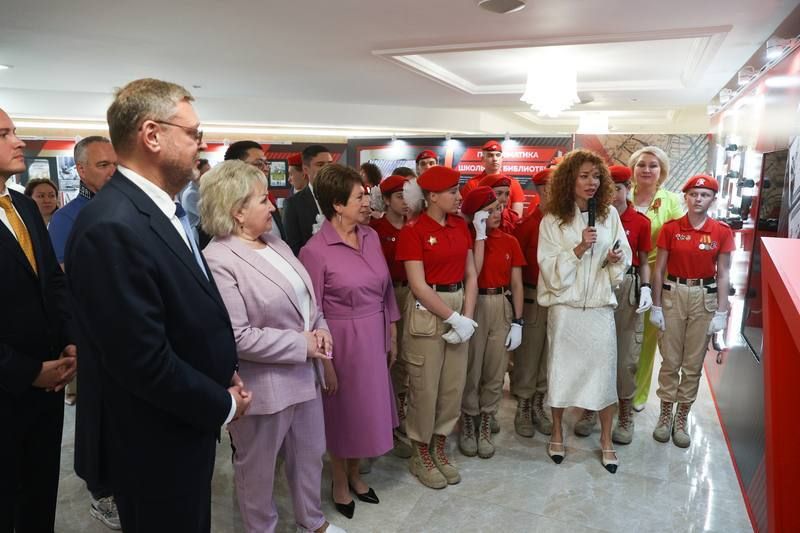 Екатерина Алтабаева: Сегодня в Совете Федерации приняла участие в открытии выставки «Великие книги Великой Победы. Должен знать каждый». Екатерина Алтабаева: Сегодня в Совете Федерации приняла участие в открытии выставки «Великие книги Великой Победы. Должен знать каждый».