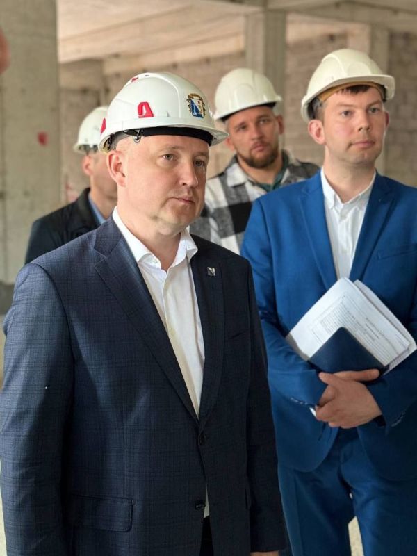 В Севастополе проверили темпы строительства больницы скорой помощи и онкодиспансера В Севастополе проверили темпы строительства больницы скорой помощи и онкодиспансера