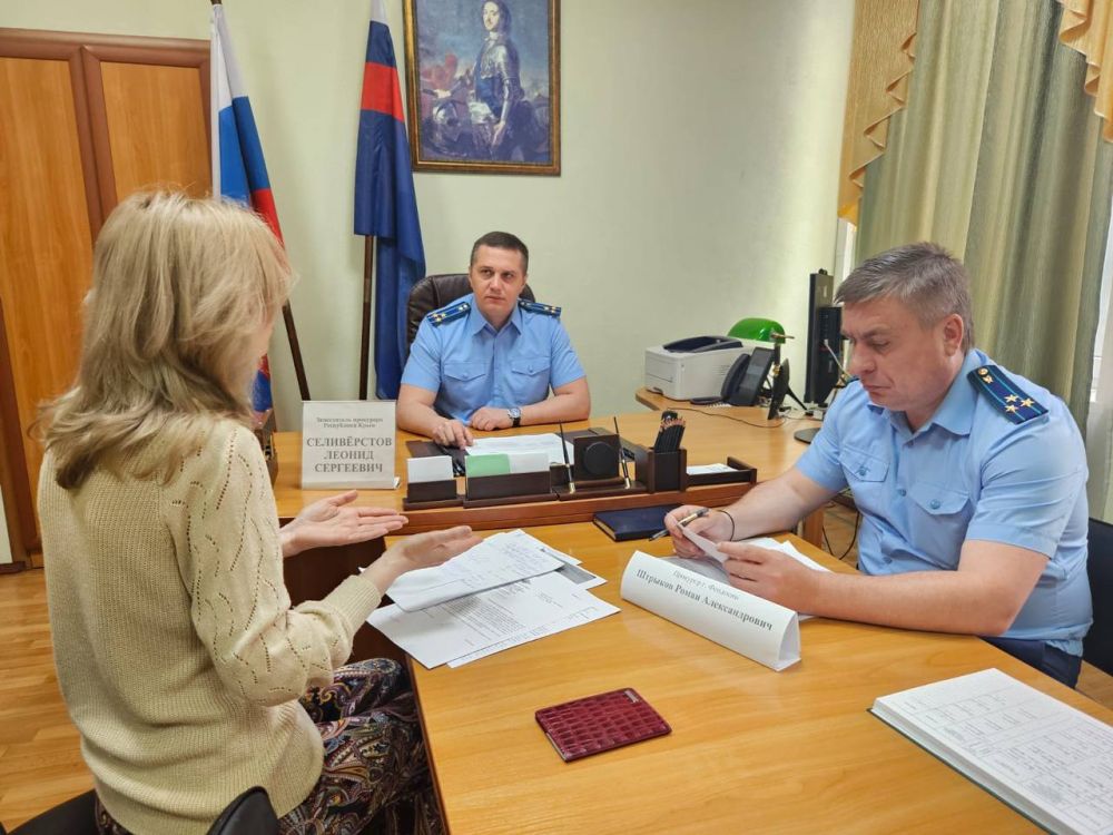 Заместитель прокурора Крыма Леонид Селивёрстов выехал в Феодосийскую специализированную школу-интернат Заместитель прокурора Крыма Леонид Селивёрстов выехал в Феодосийскую специализированную школу-интернат