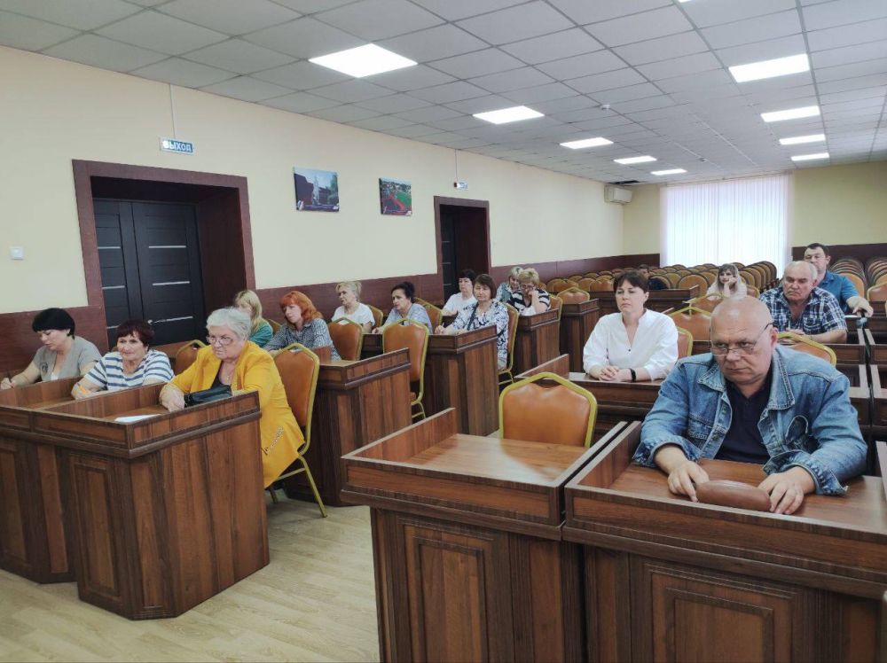 Игорь Ивин: Вопросы по оплате взносов на капитальный ремонт, тарифы, законодательные акты и права, которыми жители могут воспользоваться в данной сфере обсудили сегодня на рабочем совещании с заместителем министра... Игорь Ивин: Вопросы по оплате взносов на капитальный ремонт, тарифы, законодательные акты и права, которыми жители могут воспользоваться в данной сфере обсудили сегодня на рабочем совещании с заместителем министра...