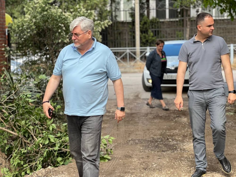 Игорь Ивин: Проверил, как проходит ремонт дворовых территорий Игорь Ивин: Проверил, как проходит ремонт дворовых территорий