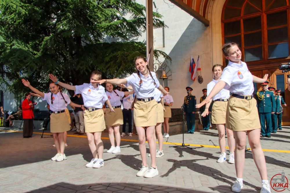 Крым встретил юных отдыхающих Крым встретил юных отдыхающих