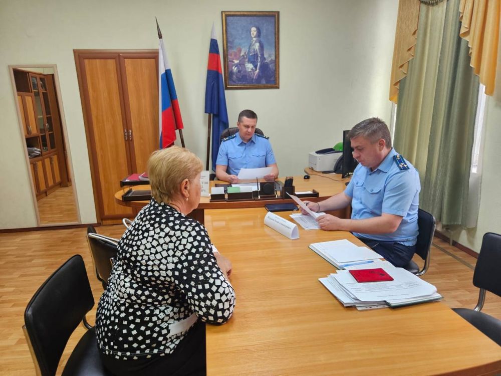 Заместитель прокурора Крыма Леонид Селивёрстов выехал в Феодосийскую специализированную школу-интернат Заместитель прокурора Крыма Леонид Селивёрстов выехал в Феодосийскую специализированную школу-интернат