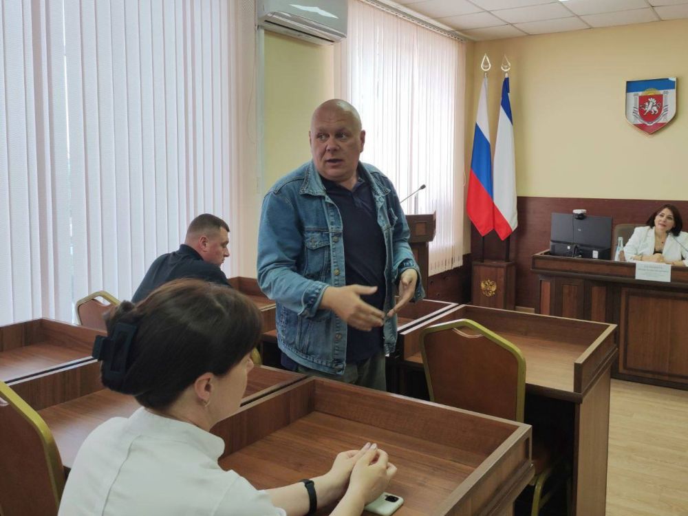 Игорь Ивин: Вопросы по оплате взносов на капитальный ремонт, тарифы, законодательные акты и права, которыми жители могут воспользоваться в данной сфере обсудили сегодня на рабочем совещании с заместителем министра... Игорь Ивин: Вопросы по оплате взносов на капитальный ремонт, тарифы, законодательные акты и права, которыми жители могут воспользоваться в данной сфере обсудили сегодня на рабочем совещании с заместителем министра...