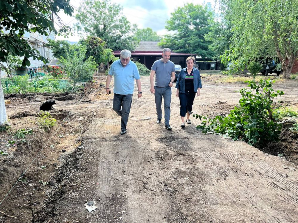 Игорь Ивин: Проверил, как проходит ремонт дворовых территорий Игорь Ивин: Проверил, как проходит ремонт дворовых территорий