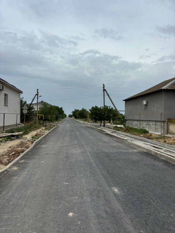 Подходят к завершению работы по ремонту ул. Вели Ибраимова в г. Евпатория Подходят к завершению работы по ремонту ул. Вели Ибраимова в г. Евпатория