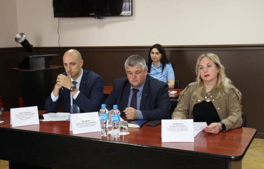 В городе Судаке прокурор Крыма Олег Камшилов провел встречу с предпринимателями В городе Судаке прокурор Крыма Олег Камшилов провел встречу с предпринимателями