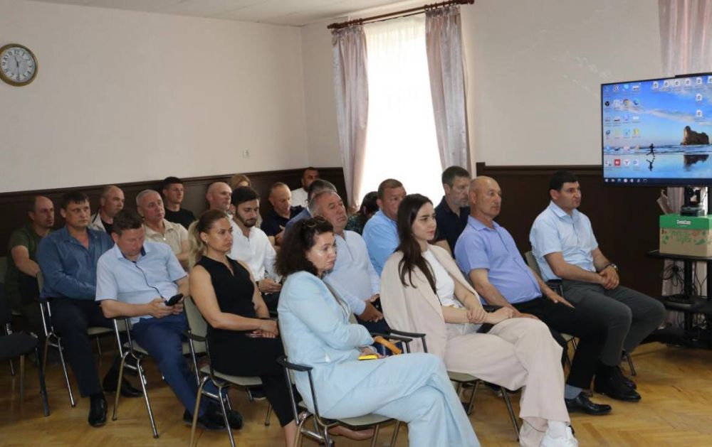 В городе Судаке прокурор Крыма Олег Камшилов провел встречу с предпринимателями В городе Судаке прокурор Крыма Олег Камшилов провел встречу с предпринимателями