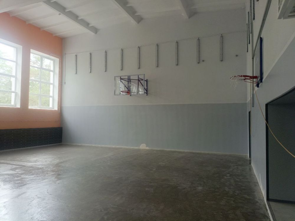 Строители завершают капремонт Красногвардейской школы №1 Строители завершают капремонт Красногвардейской школы №1