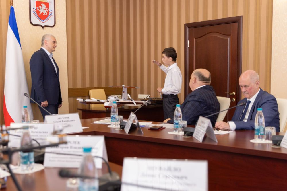 В Крыму выстроят взаимодействие с министерствами, вузами и бизнесом для применения идей молодежи В Крыму выстроят взаимодействие с министерствами, вузами и бизнесом для применения идей молодежи