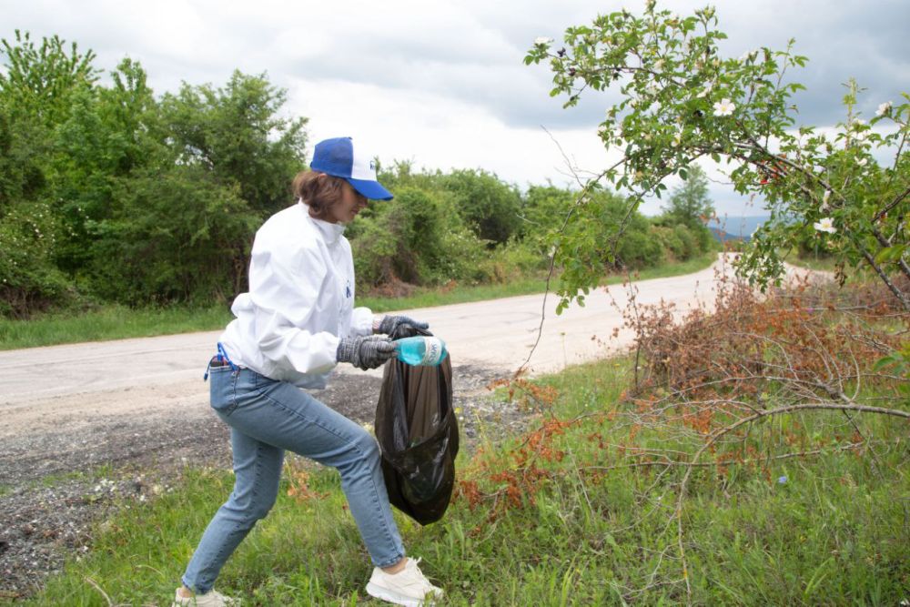Владимир Константинов: В городах и районах Крыма прошла масштабная экологическая акция в рамках проекта «Единой России» «Чистый Крым» Владимир Константинов: В городах и районах Крыма прошла масштабная экологическая акция в рамках проекта «Единой России» «Чистый Крым»