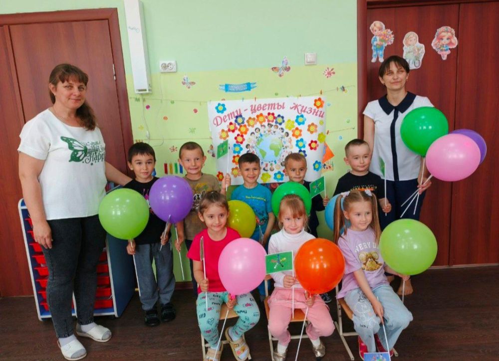 Первомайским районным отделом ЗАГС также проведено мероприятие «Дети – цветы жизни», посвященное Международному дню защиты детей, который был учреждён почти полвека назад как напоминание всем нам о том, что дети – это... Первомайским районным отделом ЗАГС также проведено мероприятие «Дети – цветы жизни», посвященное Международному дню защиты детей, который был учреждён почти полвека назад как напоминание всем нам о том, что дети – это...