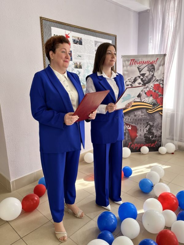 Керченский городской отдел ЗАГС провел День открытых дверей, приуроченный ко Дню защиты детей для учащихся школы МБОУ «Глазовская средняя общеобразовательная школа» Ленинского района Республики Крым Керченский городской отдел ЗАГС провел День открытых дверей, приуроченный ко Дню защиты детей для учащихся школы МБОУ «Глазовская средняя общеобразовательная школа» Ленинского района Республики Крым