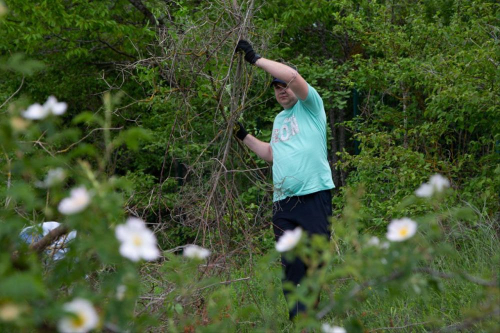 Владимир Константинов: В городах и районах Крыма прошла масштабная экологическая акция в рамках проекта «Единой России» «Чистый Крым» Владимир Константинов: В городах и районах Крыма прошла масштабная экологическая акция в рамках проекта «Единой России» «Чистый Крым»