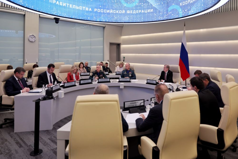 Виталий Савельев провел заседание правительственной комиссии для координации работ по ликвидации последствий чрезвычайной ситуации, вызванной крушением танкеров в Керченском проливе Виталий Савельев провел заседание правительственной комиссии для координации работ по ликвидации последствий чрезвычайной ситуации, вызванной крушением танкеров в Керченском проливе