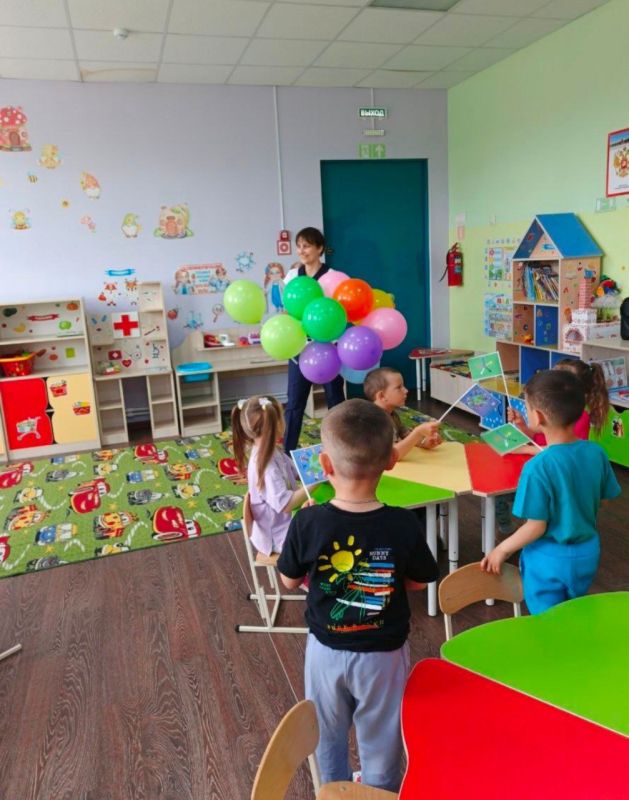 Первомайским районным отделом ЗАГС также проведено мероприятие «Дети – цветы жизни», посвященное Международному дню защиты детей, который был учреждён почти полвека назад как напоминание всем нам о том, что дети – это... Первомайским районным отделом ЗАГС также проведено мероприятие «Дети – цветы жизни», посвященное Международному дню защиты детей, который был учреждён почти полвека назад как напоминание всем нам о том, что дети – это...