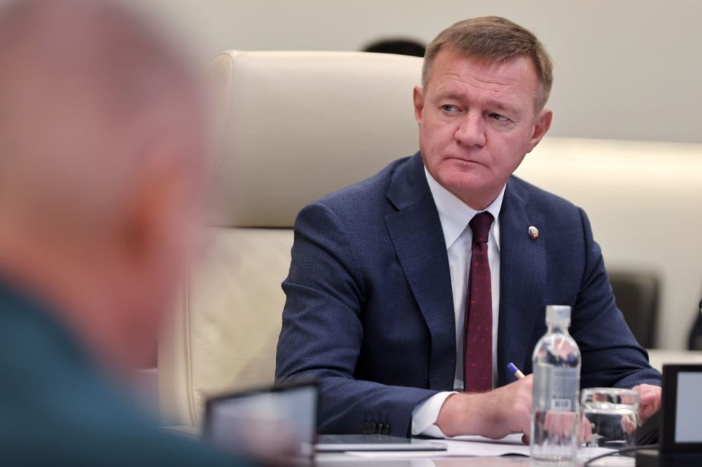 Виталий Савельев провел заседание правительственной комиссии для координации работ по ликвидации последствий чрезвычайной ситуации, вызванной крушением танкеров в Керченском проливе Виталий Савельев провел заседание правительственной комиссии для координации работ по ликвидации последствий чрезвычайной ситуации, вызванной крушением танкеров в Керченском проливе