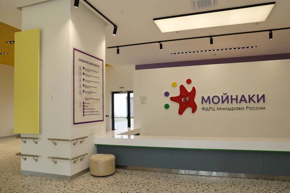 В рамках рабочей поездки в Республику Крым Глава Минстроя России Ирек Файзуллин оценил ход строительства социальной инфраструктуры В рамках рабочей поездки в Республику Крым Глава Минстроя России Ирек Файзуллин оценил ход строительства социальной инфраструктуры