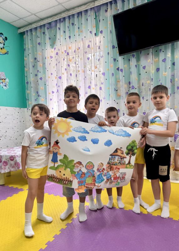 Джанкойский районный отдел ЗАГС ко Дню защиты детей проводил мероприятие «Дети – цветы жизни» Джанкойский районный отдел ЗАГС ко Дню защиты детей проводил мероприятие «Дети – цветы жизни»