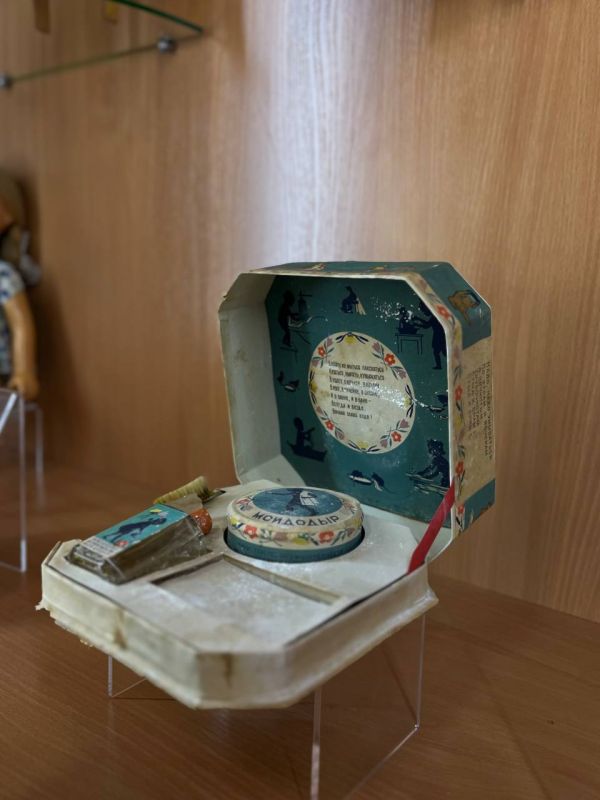 Выставка игрушек «Детства волшебное царство» открылась в Крымском этнографическом музее Выставка игрушек «Детства волшебное царство» открылась в Крымском этнографическом музее