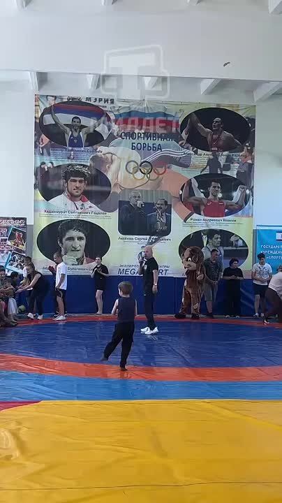 В Бахчисарае министерство спорта и общественная организация родителей детей-инвалидов провели ежегодное мероприятие для особенных детей «Мы вместе»