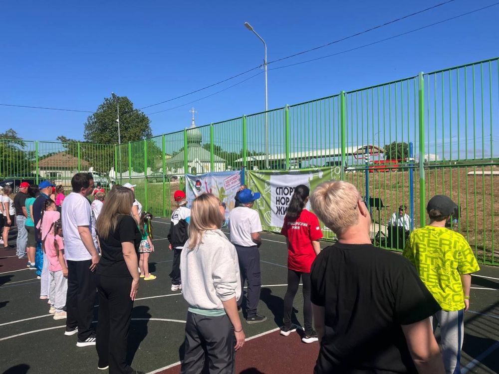 Министр спорта Республики Крым Ольга Торубарова провела традиционную утреннюю зарядку на спортивной площадке села Шевченково Бахчисарайского района Министр спорта Республики Крым Ольга Торубарова провела традиционную утреннюю зарядку на спортивной площадке села Шевченково Бахчисарайского района