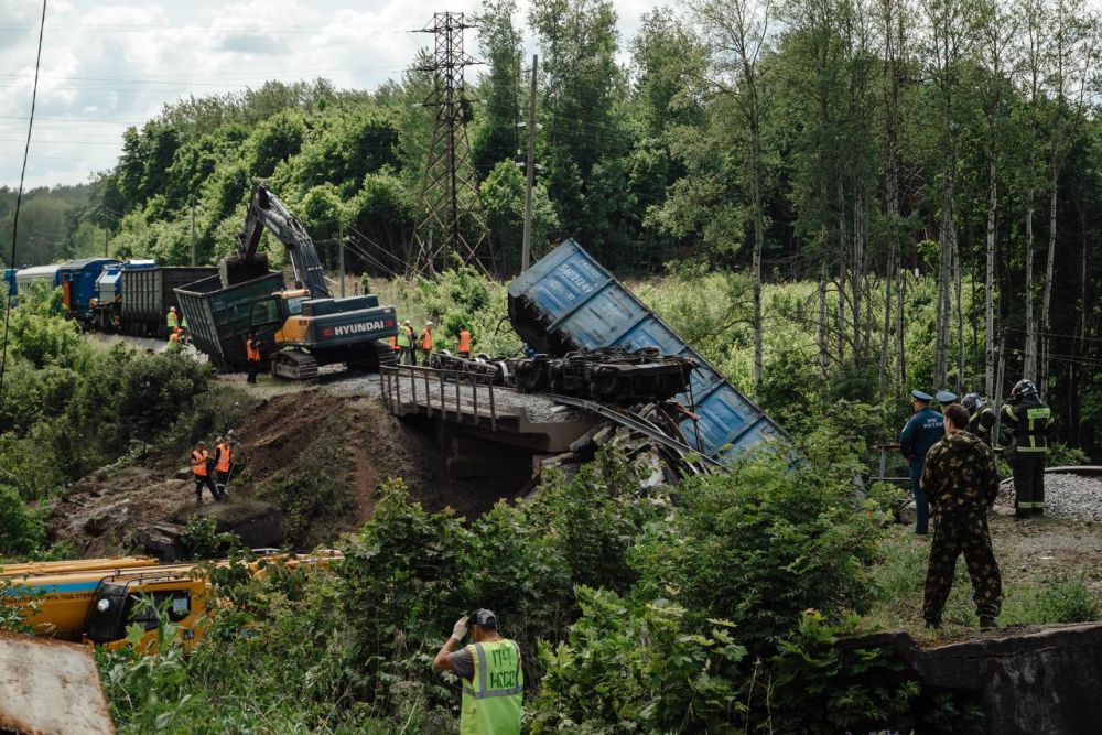 Автомобильное и ж/д сообщение на участке ЧП в Курской области планируют восстановить в течение четырех суток