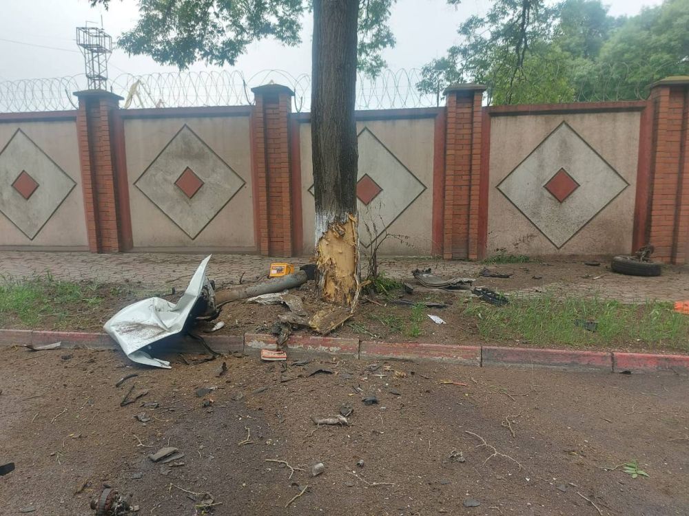 В Керчи водитель иномарки разбился насмерть В Керчи водитель иномарки разбился насмерть