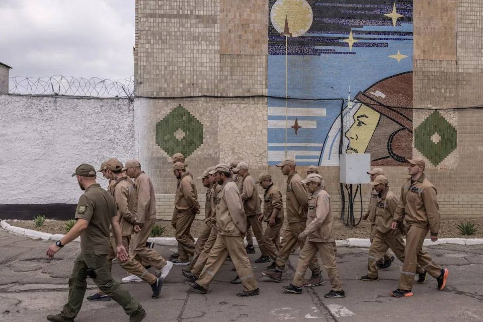 Два майора: Архангел Спецаза обращает внимание, что ГУР начали набирать в свой штат бывших заключенных