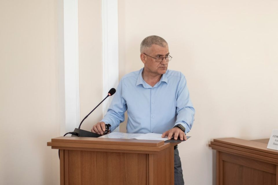 В Симферополе состоялось оперативно-хозяйственное совещание, в ходе которого руководители структурных подразделений отчитались о проделанной работе В Симферополе состоялось оперативно-хозяйственное совещание, в ходе которого руководители структурных подразделений отчитались о проделанной работе