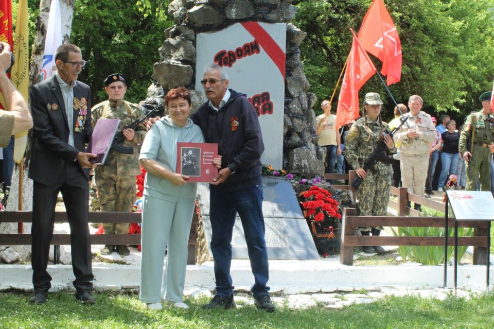 1 ���� � ������� ������ ���-���� ���������� 52-�� ������� ��������� ������������� ��������, ��� � ������ 1941 ���� ��������� ������ ��� ���������� ������������� ������ � �������-����������� ������������