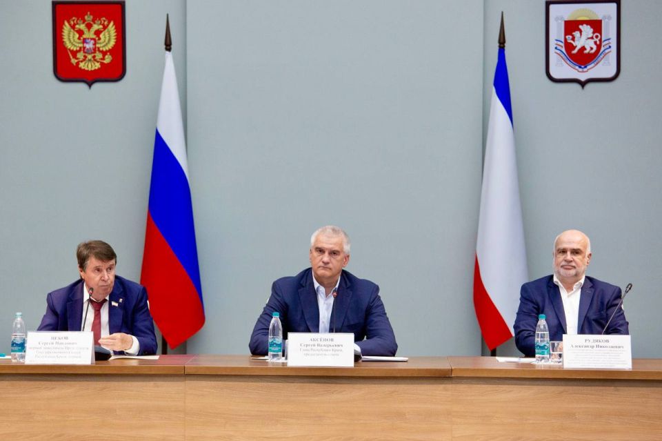 В Крыму обсудили вопросы защиты и популяризации русского языка В Крыму обсудили вопросы защиты и популяризации русского языка