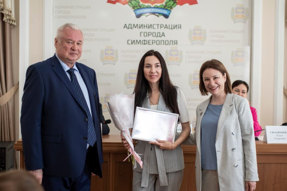 В Симферополе состоялось оперативно-хозяйственное совещание, в ходе которого руководители структурных подразделений отчитались о проделанной работе В Симферополе состоялось оперативно-хозяйственное совещание, в ходе которого руководители структурных подразделений отчитались о проделанной работе