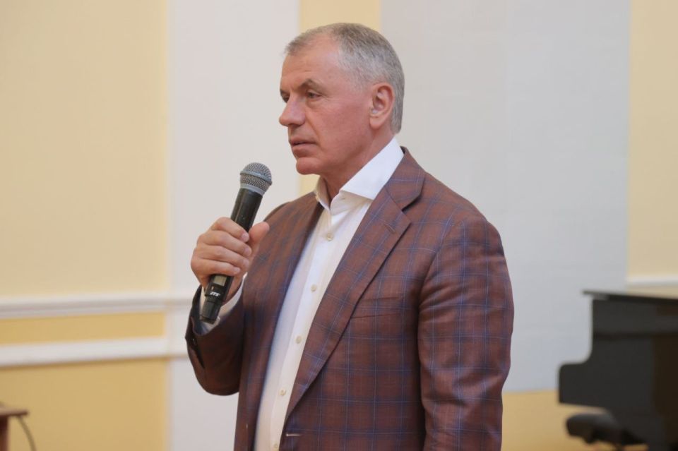 Владимир Константинов: Социальные работники — люди с большим, добрым сердцем Владимир Константинов: Социальные работники — люди с большим, добрым сердцем