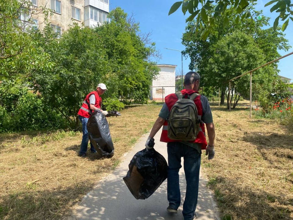 Ежедневно в Керчи выполняется работа по наведению порядка Ежедневно в Керчи выполняется работа по наведению порядка