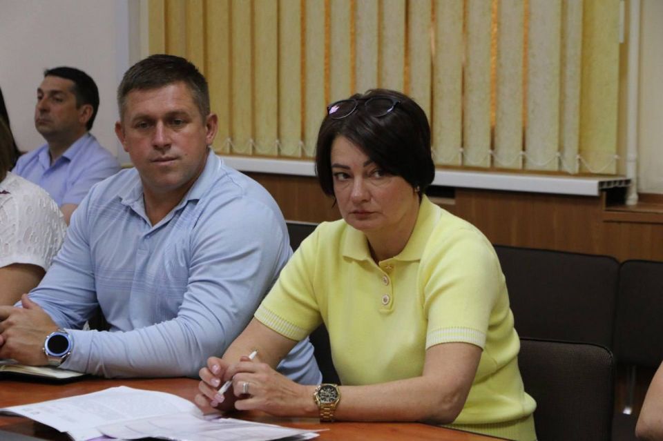 Ольга Урайкина: Сегодня в малом зале администрации района совместно с первым заместителем главы администрации Бахчисарайского района Энвером Аблаевым провела совещание с главами поселений, на котором был рассмотрен ряд... Ольга Урайкина: Сегодня в малом зале администрации района совместно с первым заместителем главы администрации Бахчисарайского района Энвером Аблаевым провела совещание с главами поселений, на котором был рассмотрен ряд...
