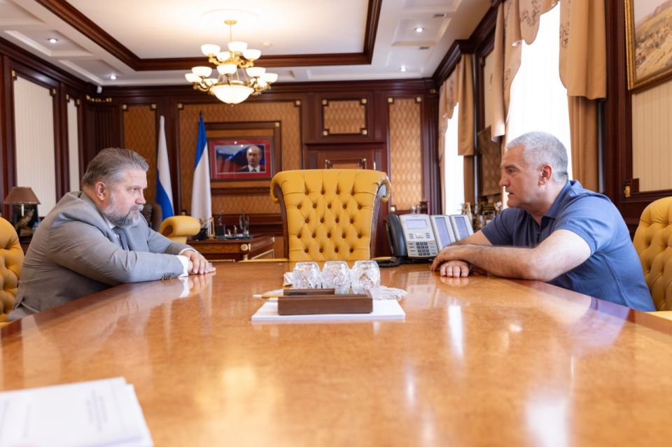 Глава Республики Крым Сергей Аксёнов обсудил с заместителем Председателя Центрального Банка России Алексеем Гузновым методы противодействия мошенникам