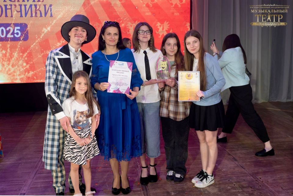 Янина Павленко: Яркие и талантливые Ялтинцы – обладатели Гран-При II Фестиваля школьных театров «Крымские Грифончики» Янина Павленко: Яркие и талантливые Ялтинцы – обладатели Гран-При II Фестиваля школьных театров «Крымские Грифончики»