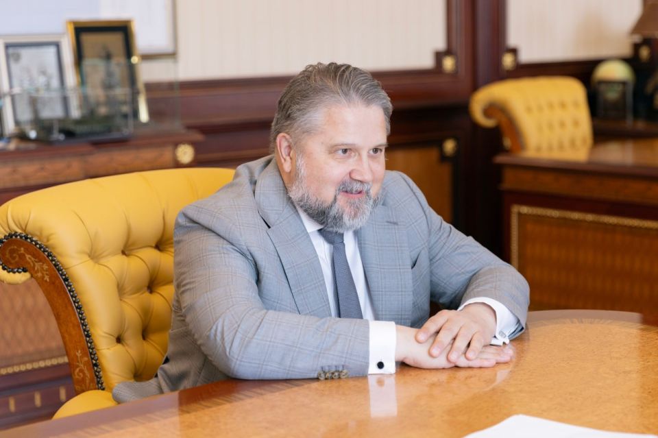 Сергей Аксёнов: С новым управляющим Отделения по Республике Крым Южного главного управления Центрального банка Российской Федерации Андреем Валентиновичем Перетокиным обсудили денежно-кредитную политику в регионе, вопросы... Сергей Аксёнов: С новым управляющим Отделения по Республике Крым Южного главного управления Центрального банка Российской Федерации Андреем Валентиновичем Перетокиным обсудили денежно-кредитную политику в регионе, вопросы...