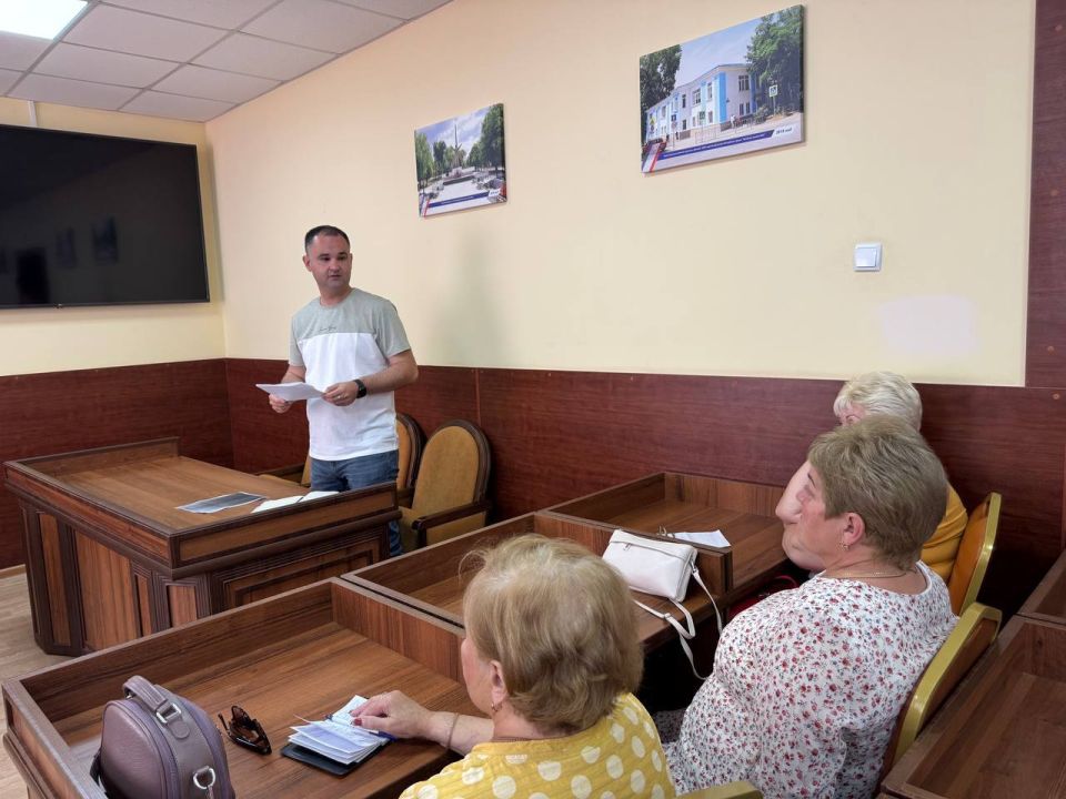 Игорь Ивин: Провел рабочую встречу с председателями МКД и руководством ресурсоснабжающих предприятий Игорь Ивин: Провел рабочую встречу с председателями МКД и руководством ресурсоснабжающих предприятий