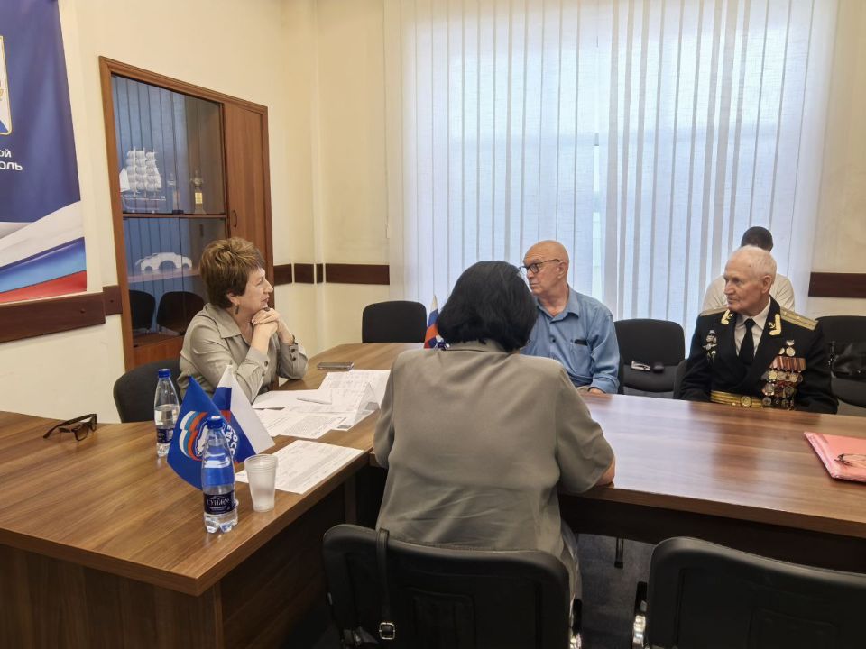 Екатерина Алтабаева: Провела личный приём граждан на площадке регионального отделения общественной приёмной Председателя Партии «Единая Россия» Д. А. Медведева в Севастополе Екатерина Алтабаева: Провела личный приём граждан на площадке регионального отделения общественной приёмной Председателя Партии «Единая Россия» Д. А. Медведева в Севастополе