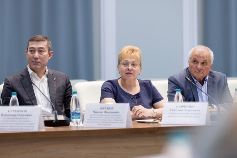 Члены Общественной палаты Крыма приняли участие в обсуждении вопросов защиты и популяризации русского языка Члены Общественной палаты Крыма приняли участие в обсуждении вопросов защиты и популяризации русского языка