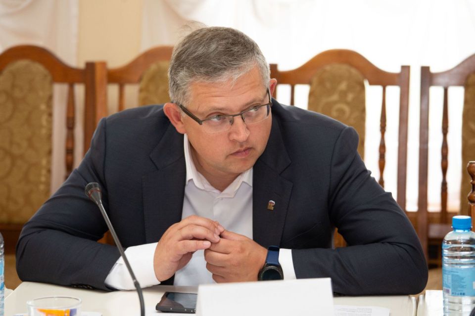 Владимир Константинов: В Государственном Совете проходит прослушивание работ, поступивших в рамках творческого конкурса на лучший проект Государственного гимна Республики Крым Владимир Константинов: В Государственном Совете проходит прослушивание работ, поступивших в рамках творческого конкурса на лучший проект Государственного гимна Республики Крым